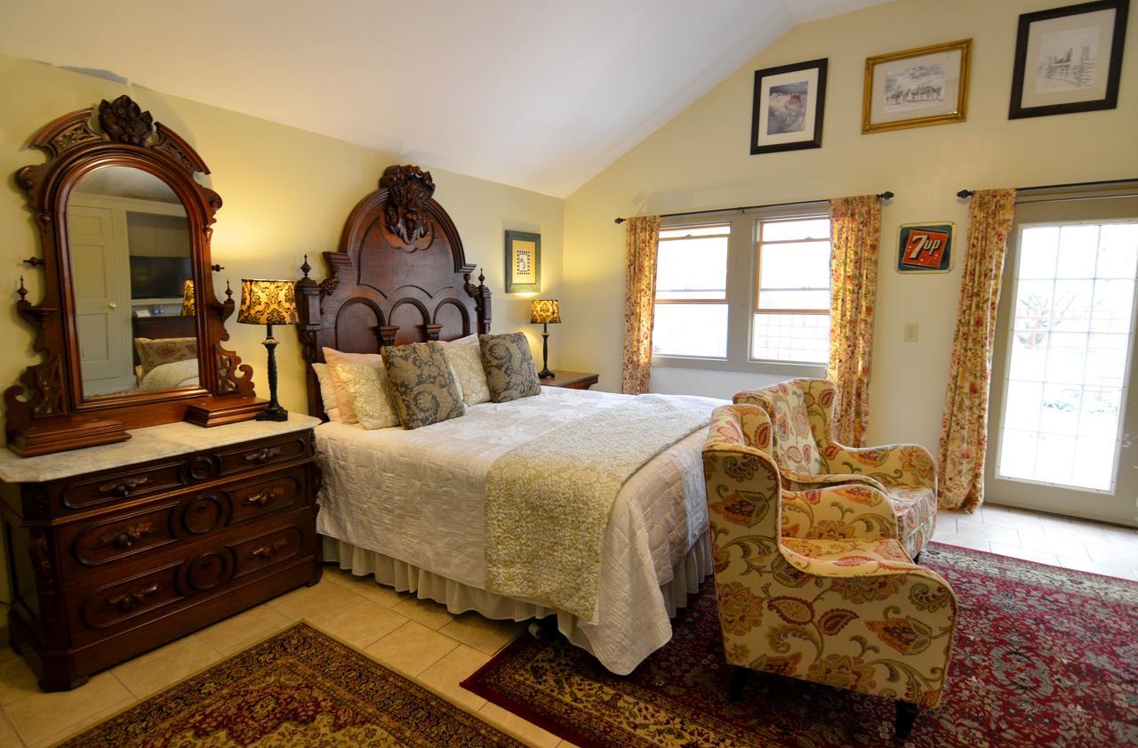 Union Gables (Adults Only) Hotel Saratoga Springs Room photo